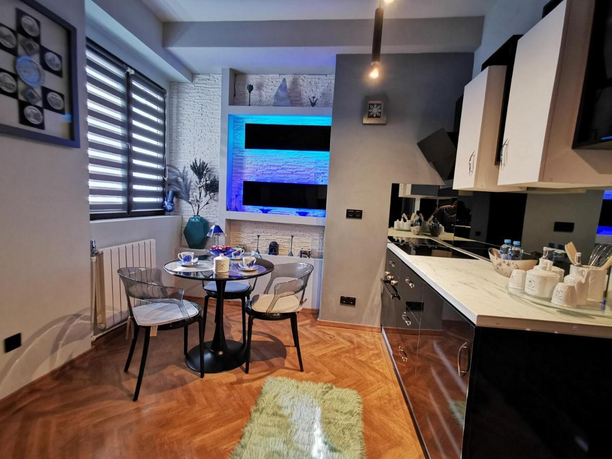 Crystal Central Apartment Braşov Exterior foto
