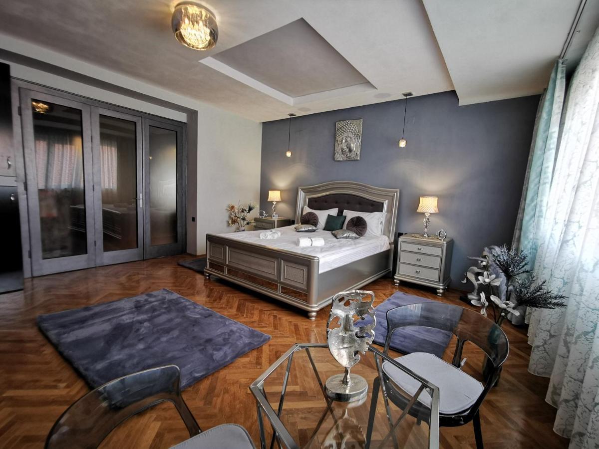 Crystal Central Apartment Braşov Exterior foto
